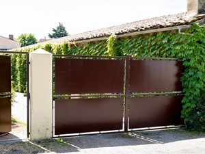 Automatismos para accesos de fincas y chalets: confort y seguridad