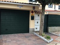¿Cómo afecta la calidad de los materiales a la vida útil de una puerta?