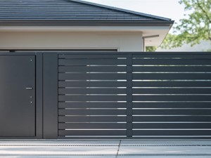 Cómo instalar puertas automáticas en zonas con climas extremos: soluciones resistentes