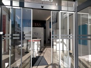 Consejos de mantenimiento básico para usuarios de puertas automáticas