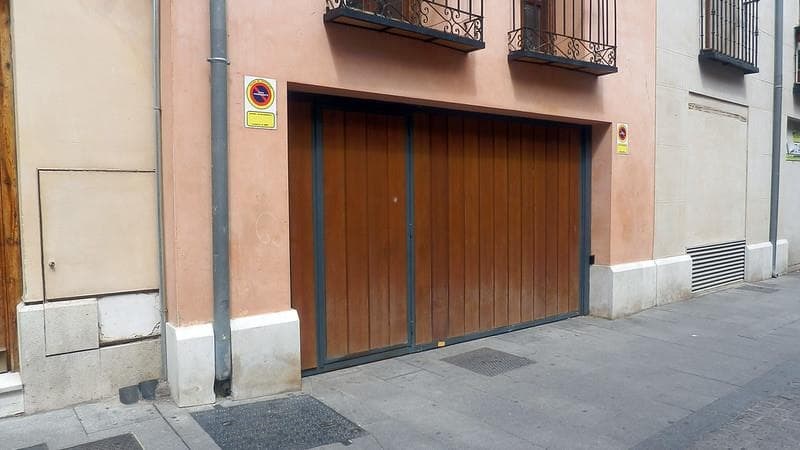 Automatizar puerta de garaje en A Coruña precio | Automatismos Naveira