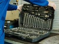 Nos encargamos del mantenimiento de puertas automáticas, cierres y automatismos en A Coruña